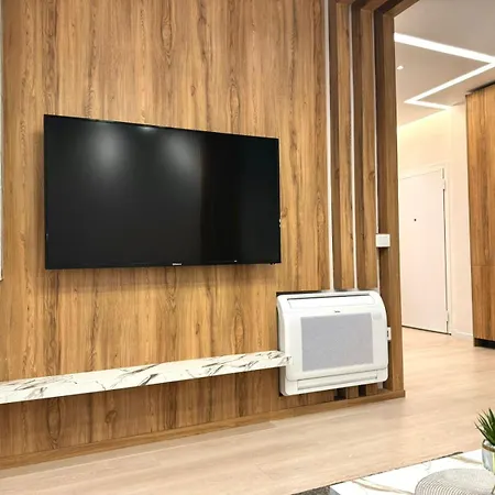 Eka Luxury Center * 地拉那